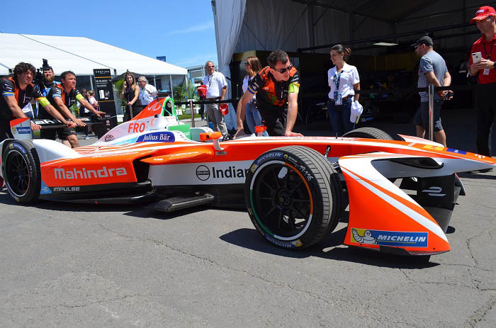 Mahindrah team car